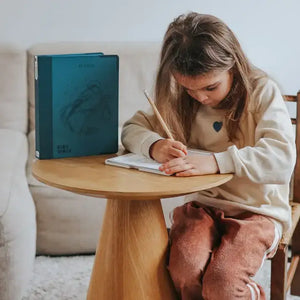 Svítící tablet na kreslení tužkou - 30 šablon - zvířata