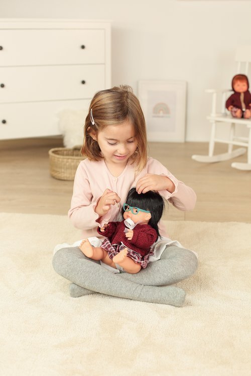 Panenka holčička Doll – Asiatka s brýlemi 38 cm