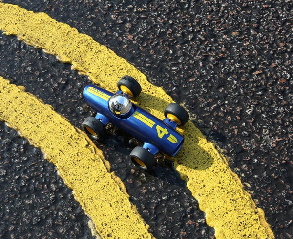Závodní auto F1 Malibu – Lucas