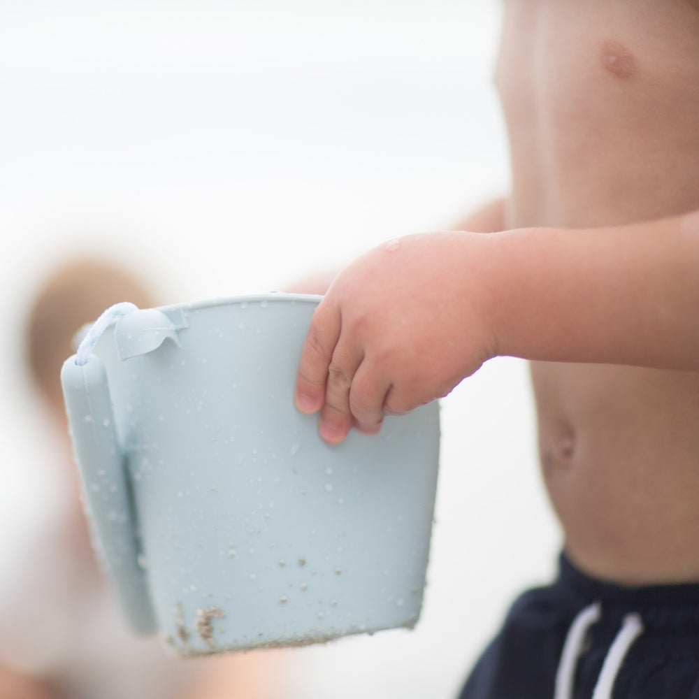 Sandspielzeugset mit Gießkanne – Puderrosa - Tublu.de