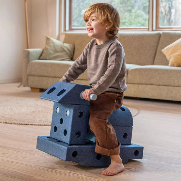 Kreativní stavebnice pro rozvoj hrubé motoriky Explorer Set – pískově šedá 15 v 1