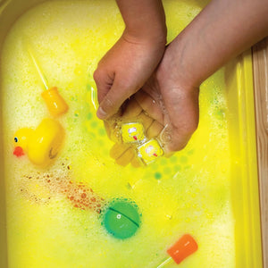 Badefigur Großer Vogel – Set mit zwei sensorischen Würfeln, die im Wasser leuchten - Tublu.de