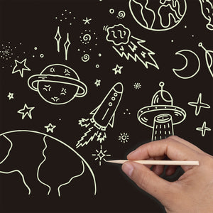 Set mit im Dunkeln leuchtenden Rubbelbildern – Magic Scratch A4 - Tublu.de
