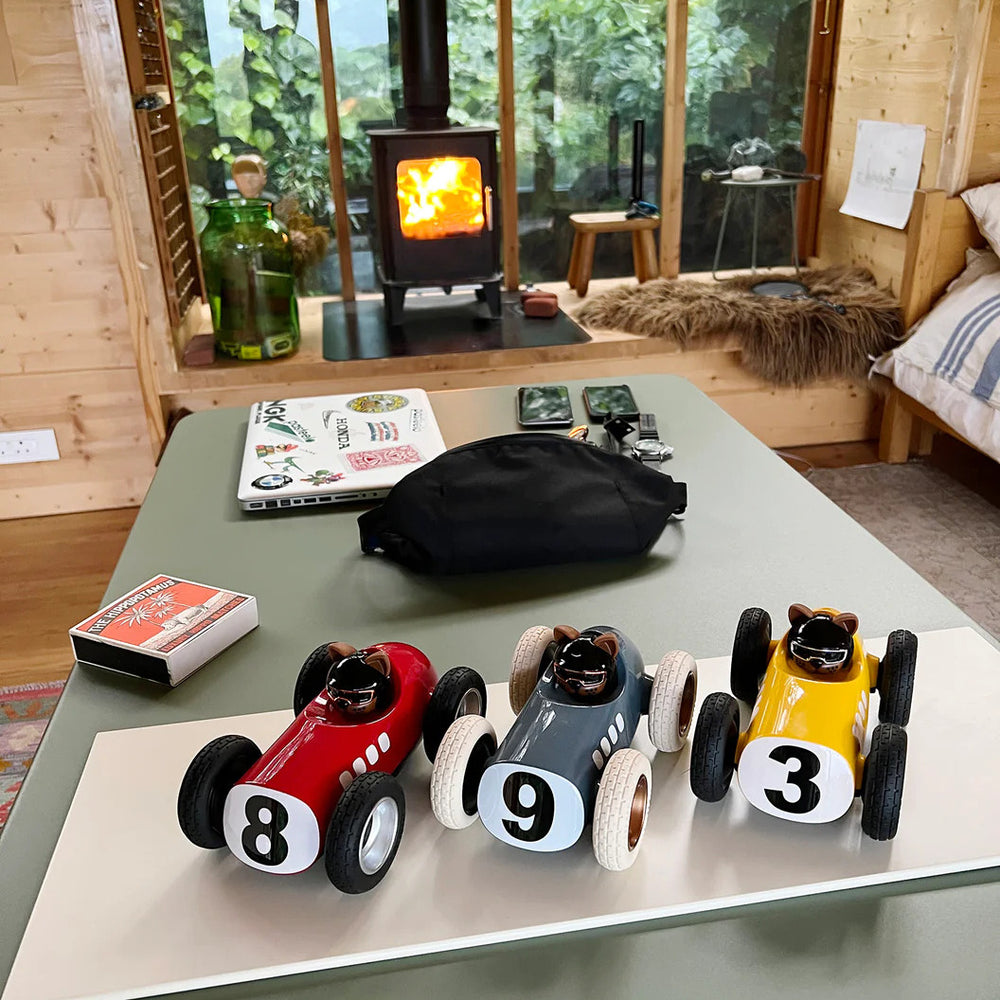 Roadster Egg – Hardy