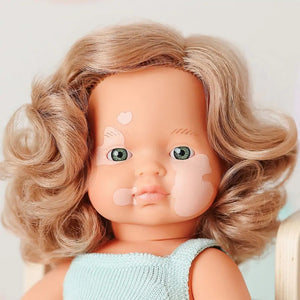 Panenka holčička Colourful Edition Doll – Evropanka tmavovlasá s albinismem 38 cm
