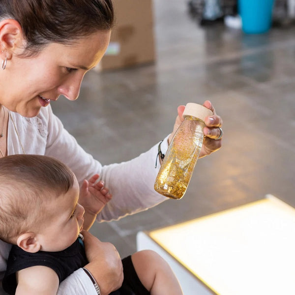 Sensorische Flasche FLOAT – Gold - Tublu.de