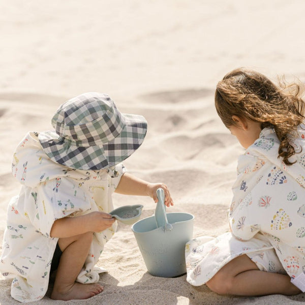Zusammenklappbarer Eimer für Wasser und Sand – Hellblau - Tublu.de