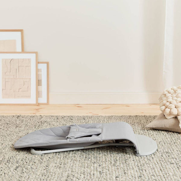 Dětské lehátko BLISS WOVEN Petal Quilt – Světle šedé