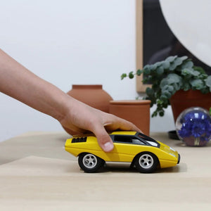 UFO závodní auto – Canarina