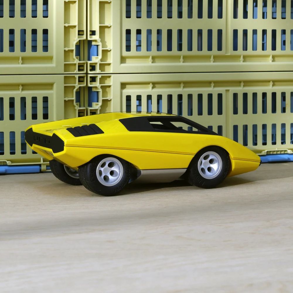 UFO závodní auto – Canarina