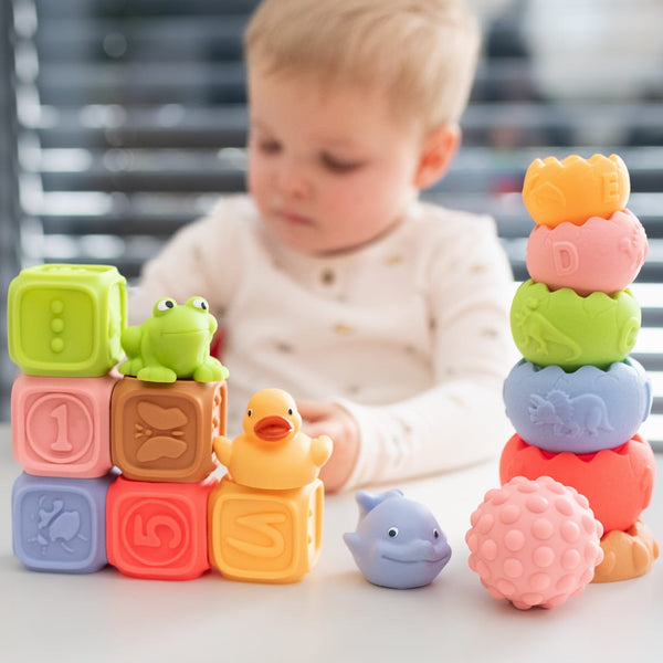Sada senzorických kostek Montessori 18 dílů s pyramidou, míčky a zvířátky