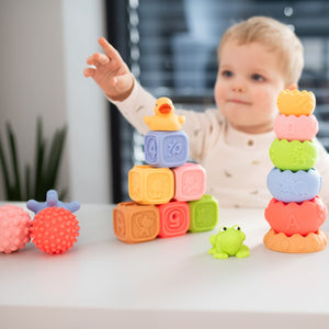 Sada senzorických kostek Montessori 18 dílů s pyramidou, míčky a zvířátky