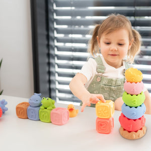 Sada senzorických kostek Montessori 18 dílů s pyramidou, míčky a zvířátky