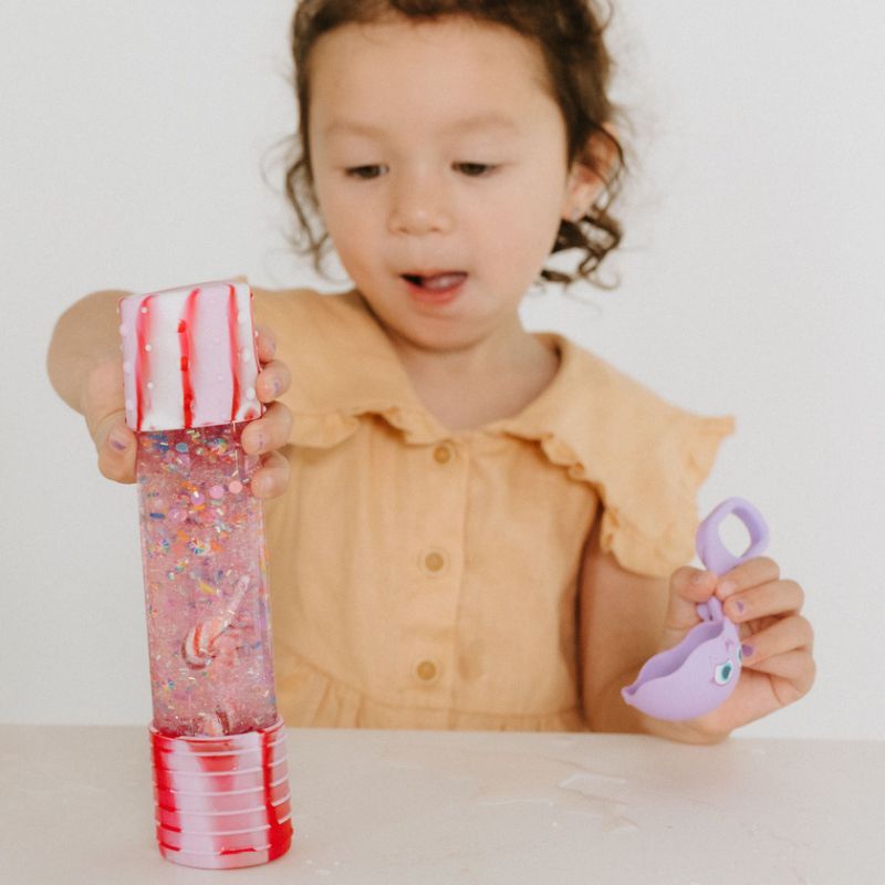 DIY senzorická lahvička – Candyland