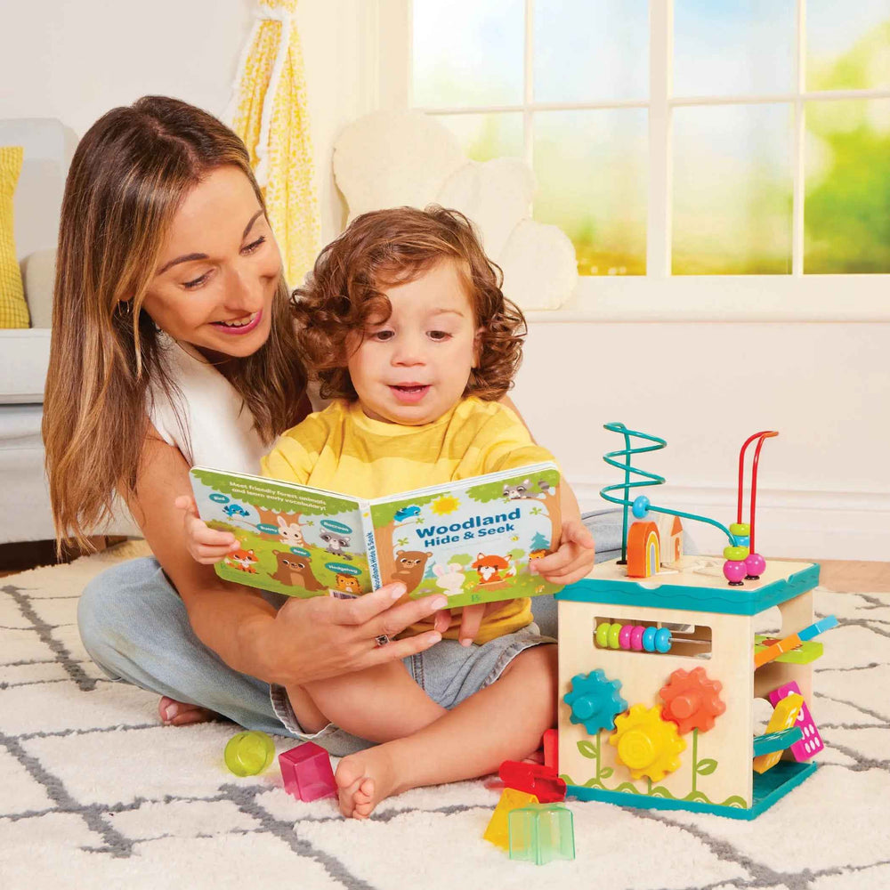 Dřevěná vzdělávací kostka s třídičem, labyrintem a knihou – Lil’ Learning Cube 8 dílků