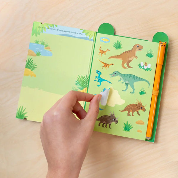 Kniha plná rébusů, labyrintů a her – Dinosauři