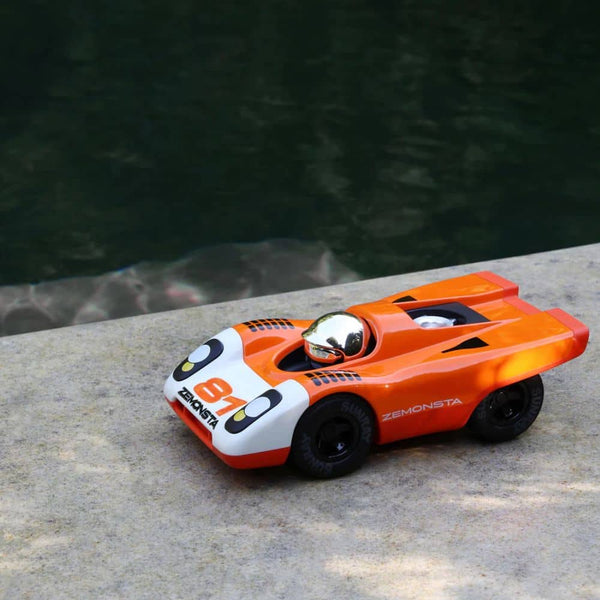 Závodní auto Playforever – Egon