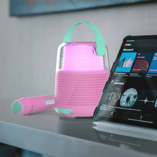 Karaoke sada s mikrofonem a reproduktorem s LED osvětlením – růžová