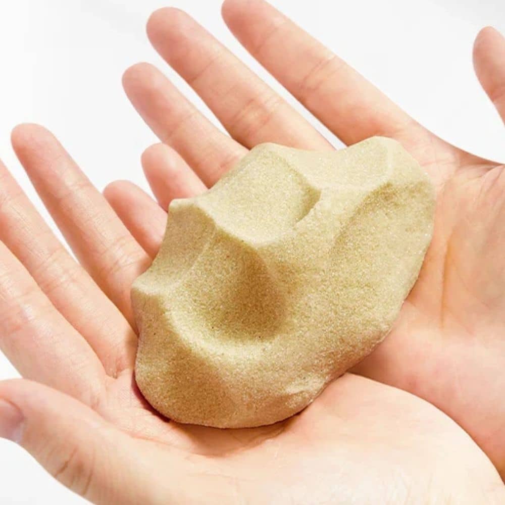 Sada kinetického písku s včelím voskem – 1 kg vč. formiček a hrací vaničky