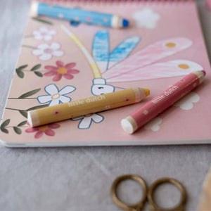 Kreativní omalovánka s pastelkami - Rosa & Friends