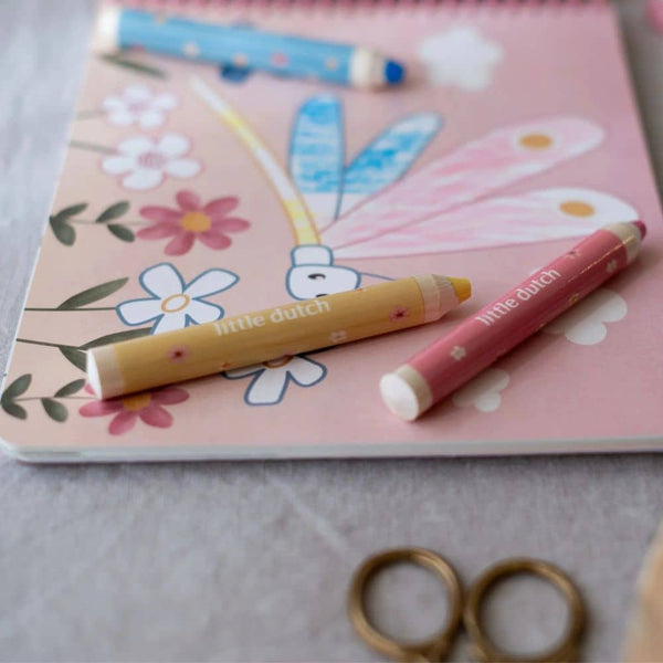 Kreativní omalovánka s pastelkami - Rosa & Friends