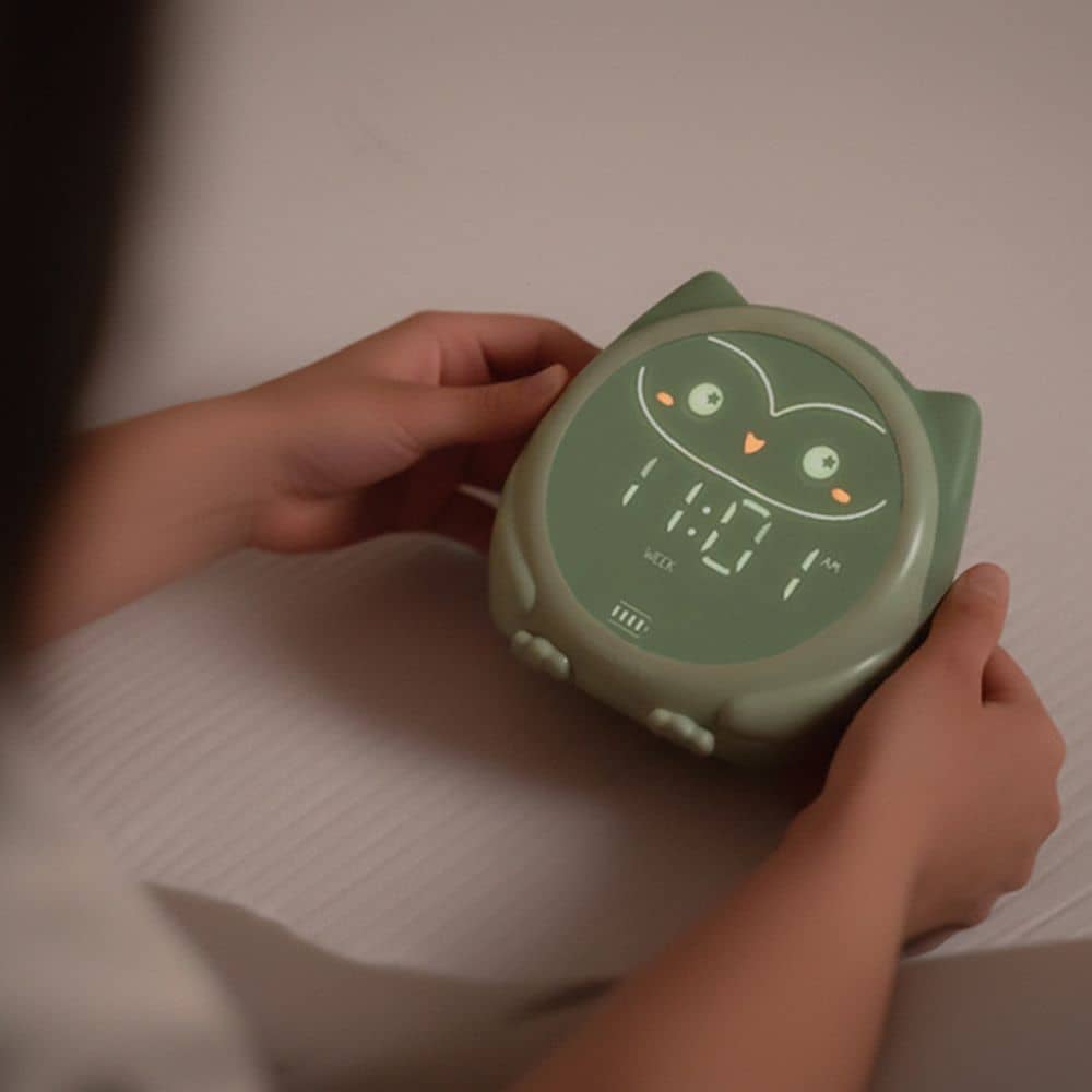 Trenér spánku s funkcí budíku – sova Owlie