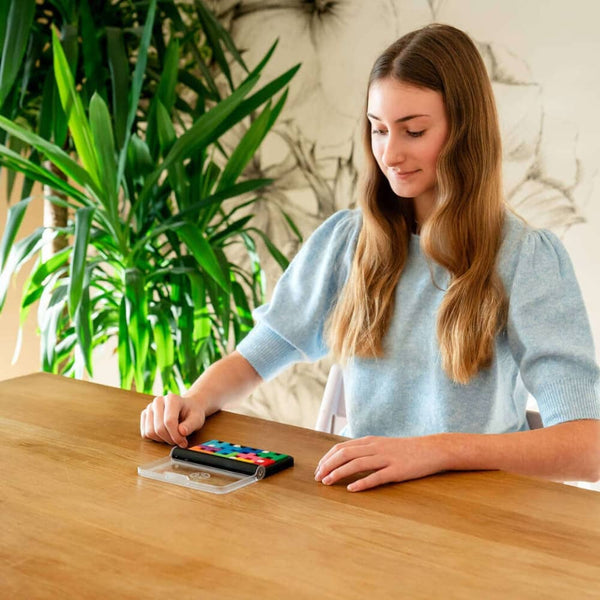 Logická hra od Smart Games – IQ Quub (PL)
