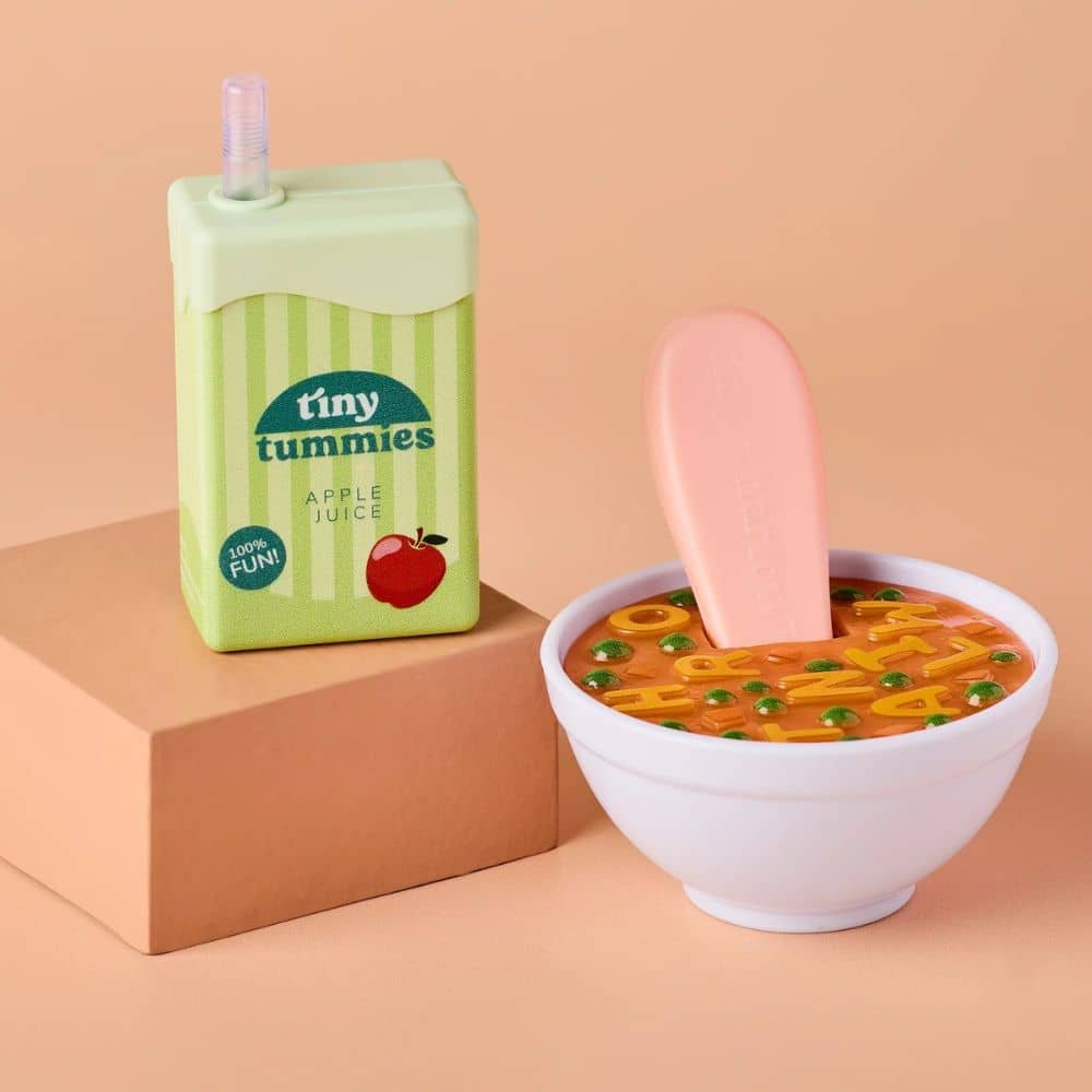 Tiny Harlow Puppenzubehör - Magisches Lunch-Set Buchstabensuppe und Saft - Produktbild