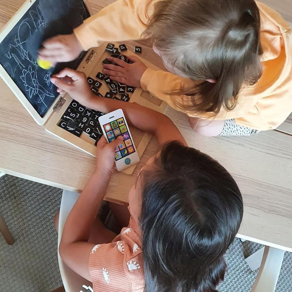 Dřevěný laptop s magnetickou tabulí (78 magnetů)