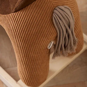 Schweif und Cordbezug des Schaukelpferds Vera AIDEN