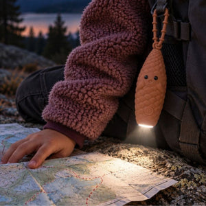 Rabbit & Friends Mini-Taschenlampe Forest Tannenzapfen Coni - Produktfoto 3