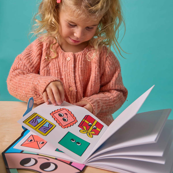 Montessori omalovánka s nálepkami – postavičky a tvary