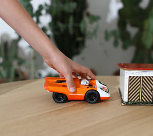 Závodní auto Playforever – Egon