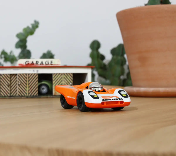 Závodní auto Playforever – Egon