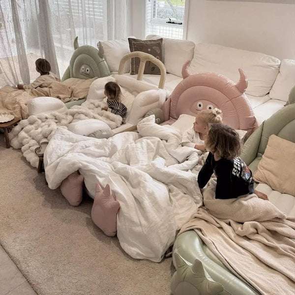 Nafukovací dětská postel – Monster Pink