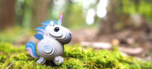 Eugy 3D Öko Einhorn Puzzle aus umweltfreundlichem Material im Wald auf Moos