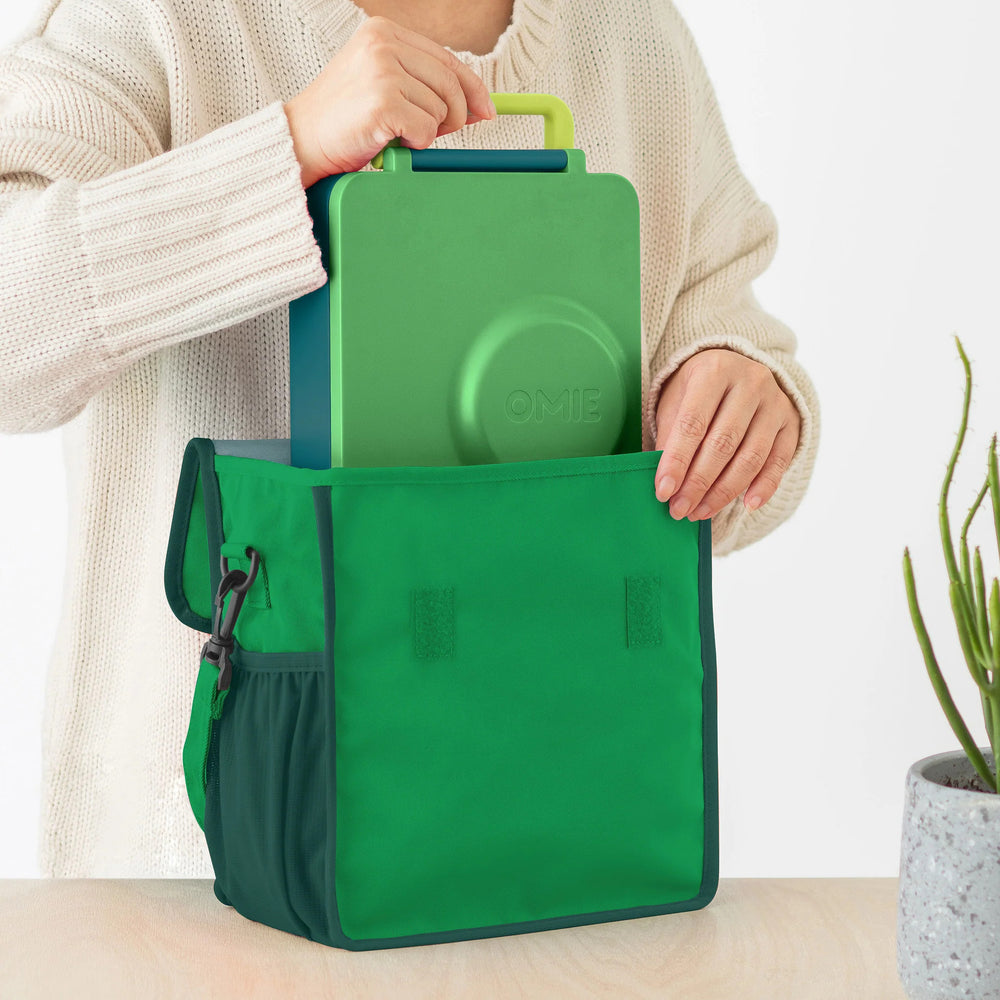 Lunchbag OmieTote – Green von OMIE grüne Lunchbag mit verstellbarem Schulterriemen und klappbarem Deckel