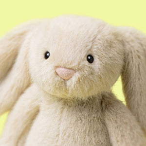 Jellycat Plüschhase Flufflet Wheat in sanften Farben, perfekt zum Kuscheln und Spielen