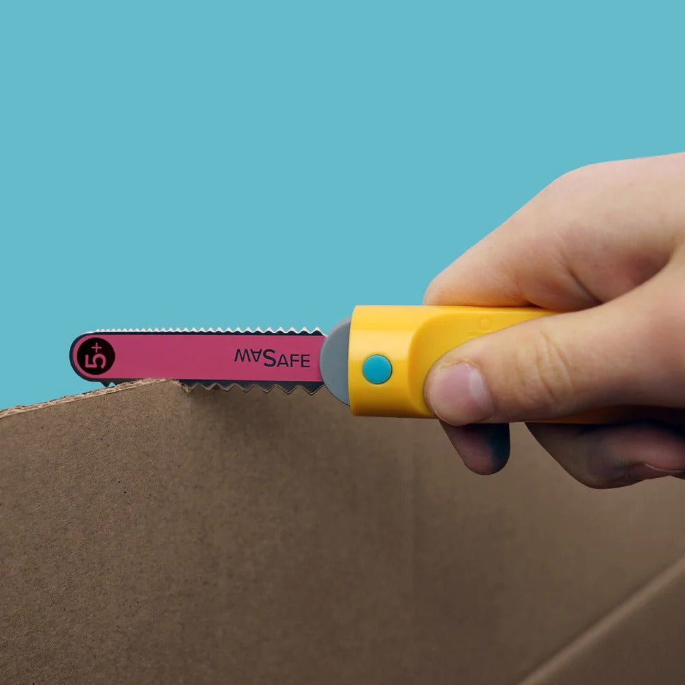 Makedo Sichere Säge - Safe-Saw mit gelbem Griff und gezahntem pinkem Sägeblatt